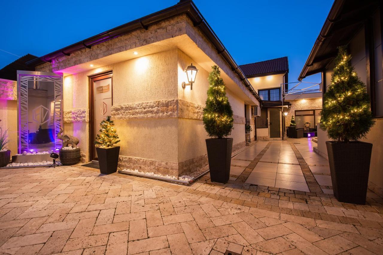 H & V Residence - Diamond Bungalow Apartment Arad Esterno foto