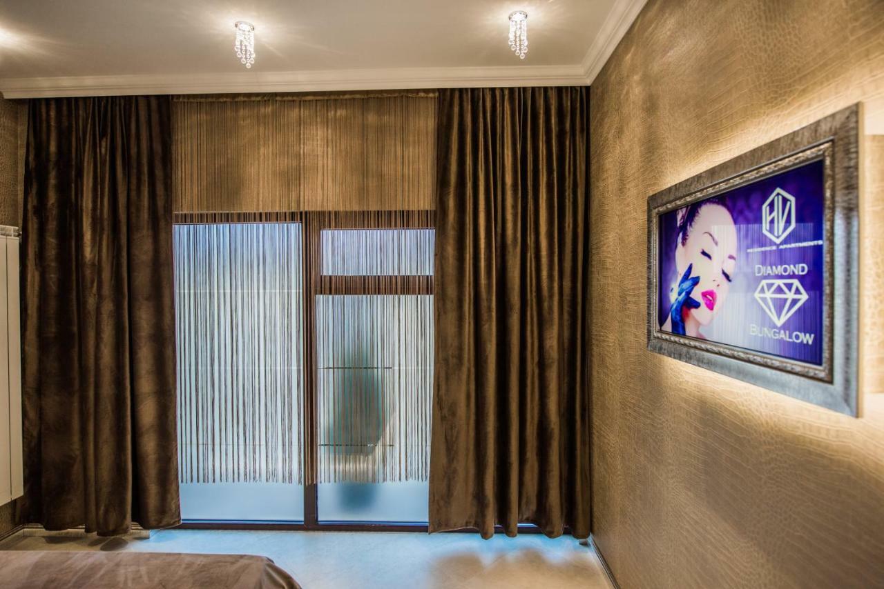 H & V Residence - Diamond Bungalow Apartment Arad Esterno foto