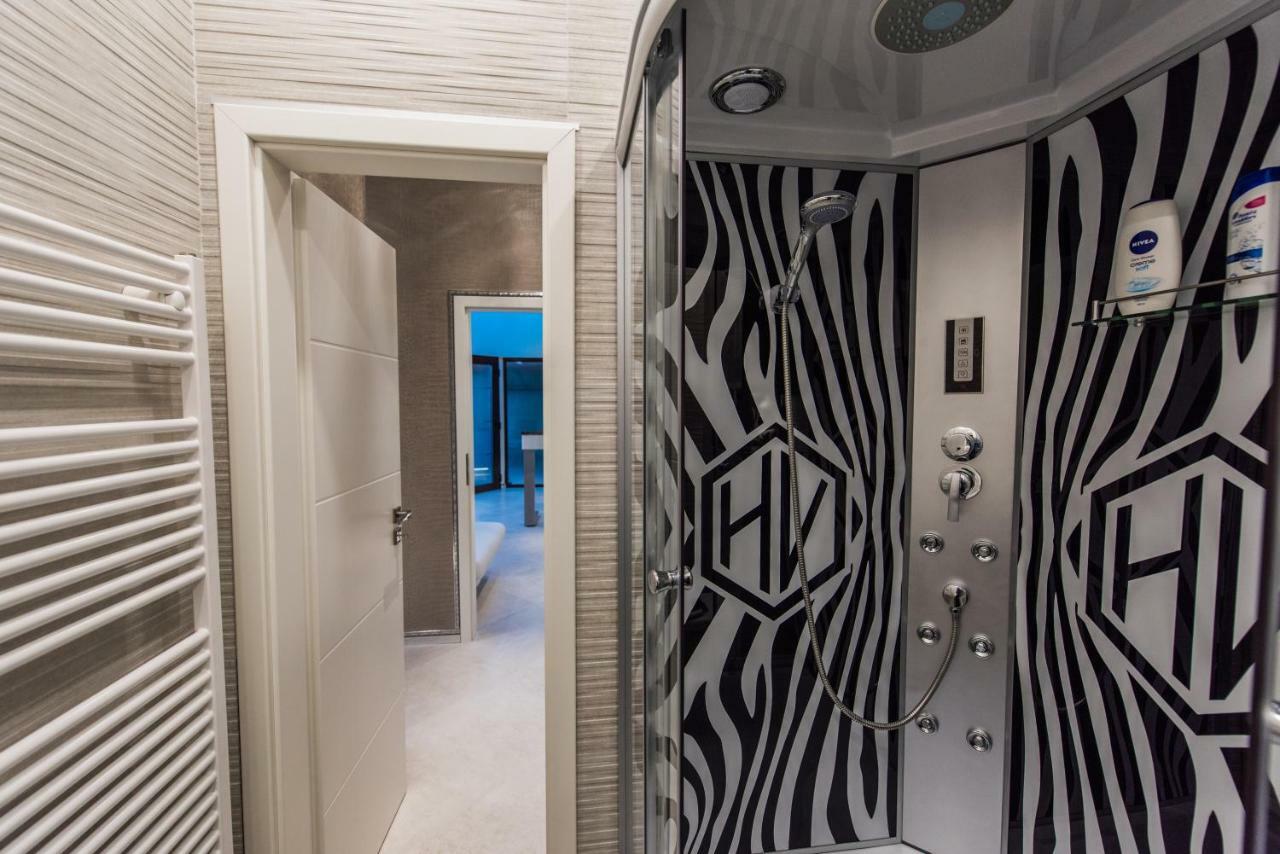 H & V Residence - Diamond Bungalow Apartment Arad Esterno foto